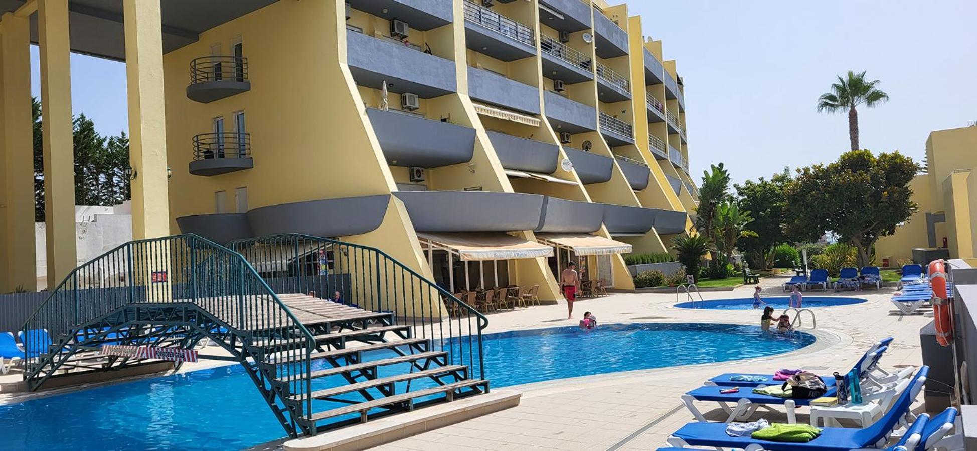 Lagos-Piscine Et Mer- Condominio Do Mar エクステリア 写真